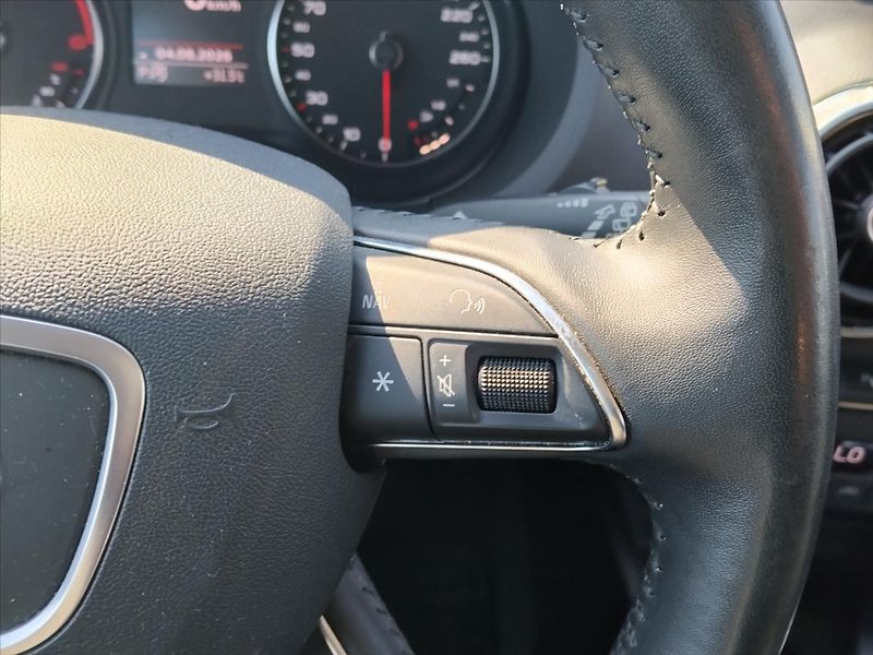 Audi A3 1,6   Sportback - fotka 7 z 32