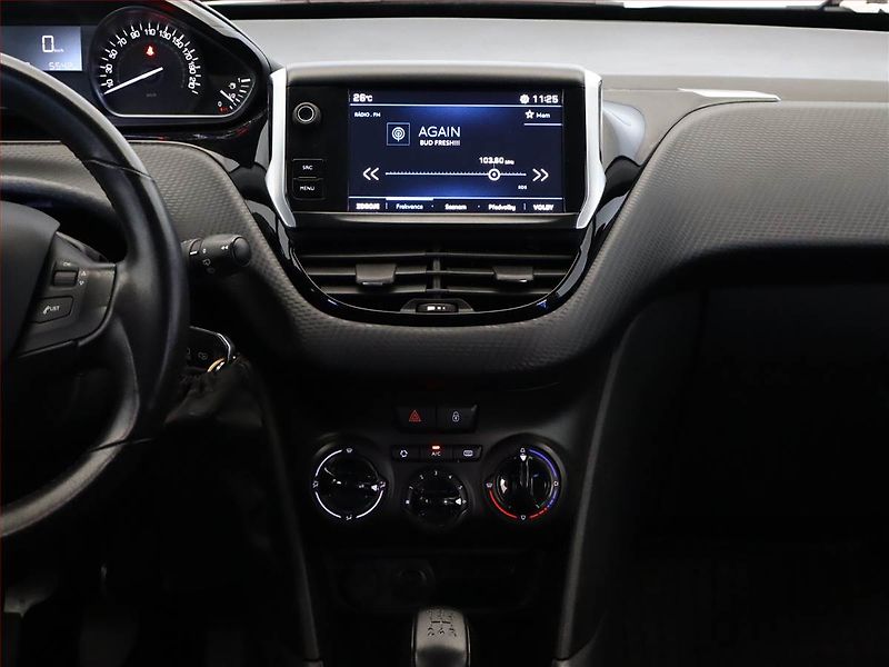 Peugeot 2008 (2018) 1.2 PureTech, ČR,1.maj - fotka 9 z 11