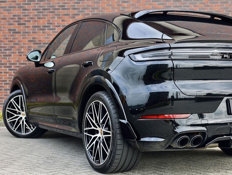 Porsche Cayenne (2025) Coupe E-Hybrid 360KW Techart - fotka 4 z 46