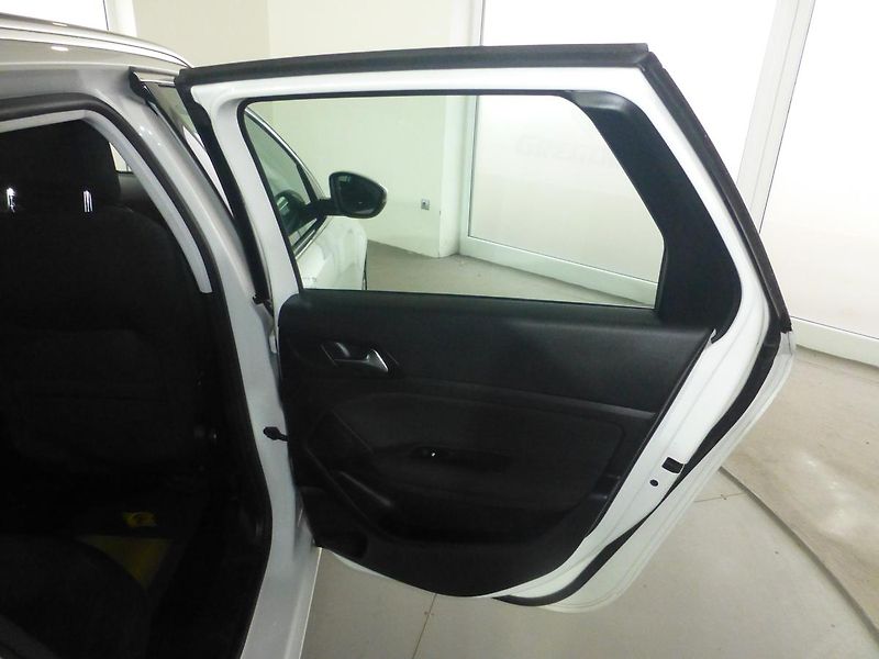 Peugeot 308 (2016) 1,6HDI*NAVIGACE*ALU**FULL LED* - fotka 21 z 26