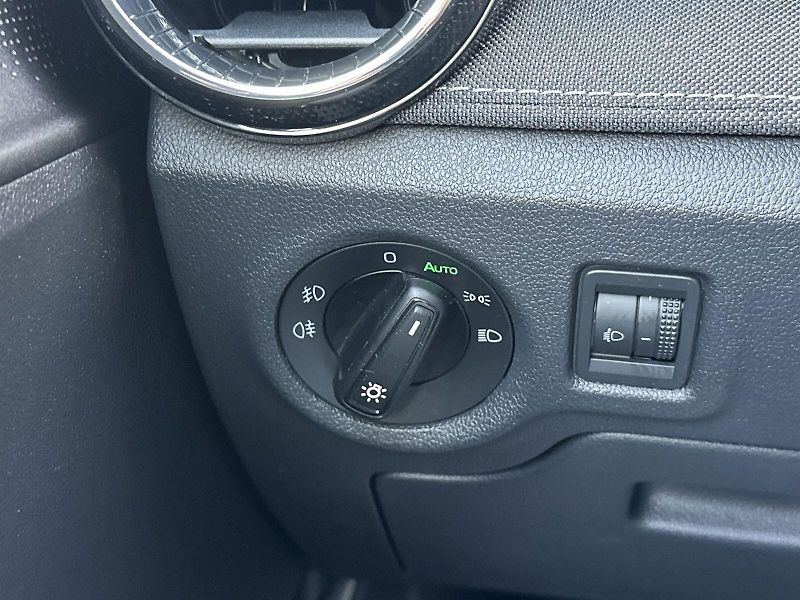 Škoda Fabia (2024) 1.0 TSI DSG Top Selection - fotka 17 z 31