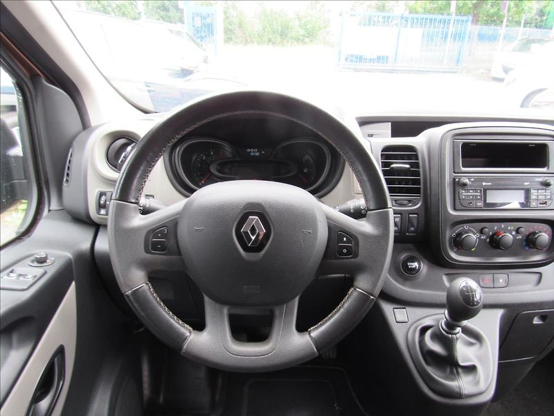 Renault Trafic 1,6 dCi 125 8 míst - fotka 13 z 27