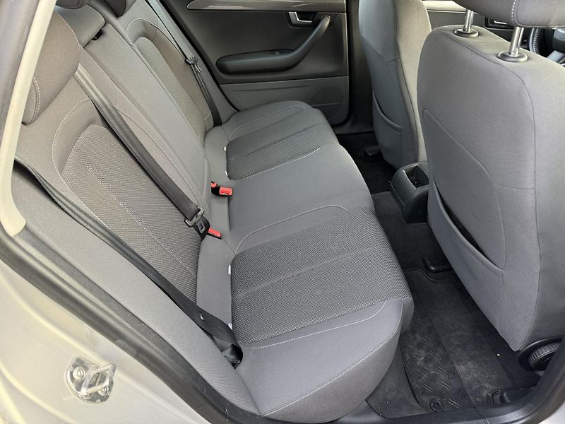 Seat Exeo 2,0TDI 105kW - fotka 13 z 21