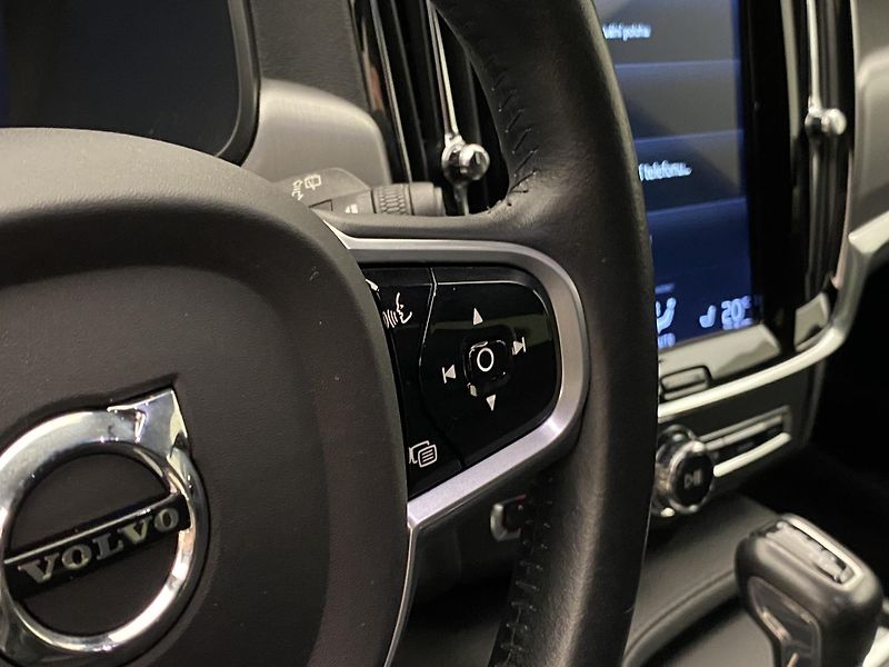 Volvo V90 CC D5 AWD MOMENTUM AUT CZ - fotka 20 z 44