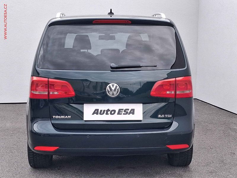 Volkswagen Touran (2011) 2.0 TDi, DSG, webasto - fotka 5 z 19