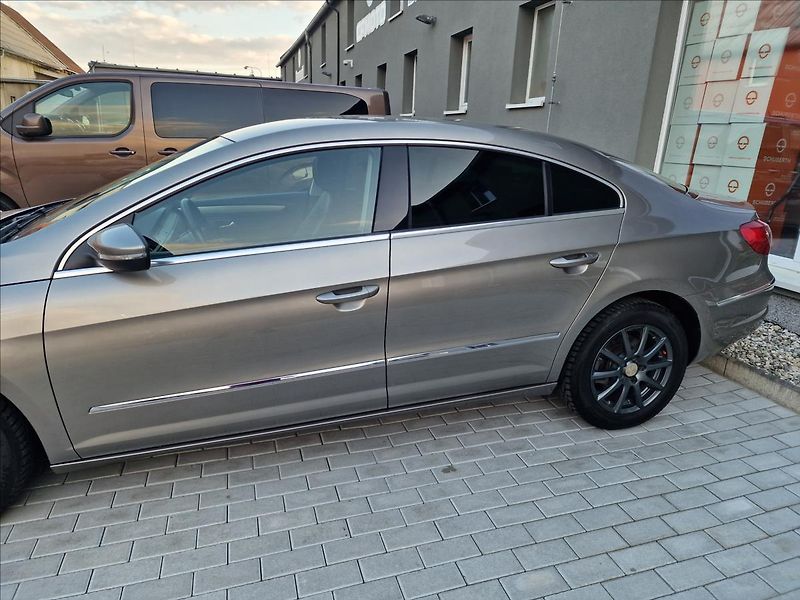 Volkswagen Passat CC 2.0 TDI 125kW DSG, původ ČR - fotka 39 z 43