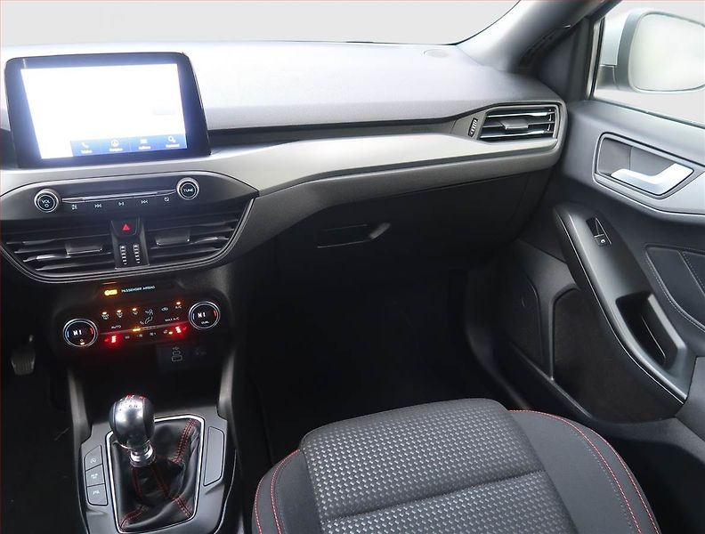 Ford Focus (2022) ST-Line 1.0 MHEV, Serv.kniha - fotka 8 z 16