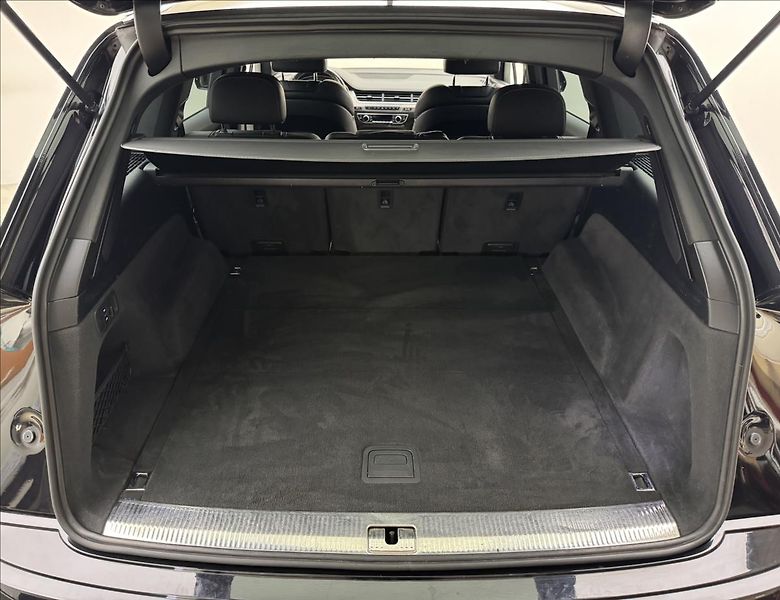 Audi SQ7 4,0 V8 MATRIX BOSE DPH 360° CZ - fotka 52 z 52