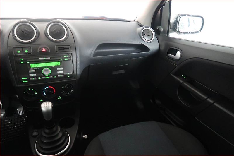 Ford Fiesta (2007) Trend 1.3 i, po STK - fotka 8 z 13