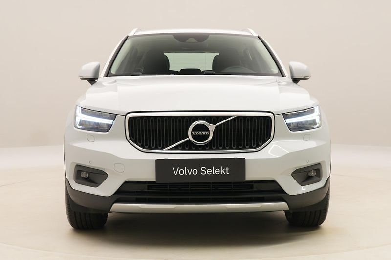 Volvo XC40 D3 MOMENTUM AUT  - fotka 15 z 45