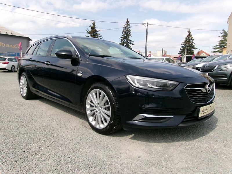 Opel Insignia ST 2.0 Turbo 191kW 4x4 automat - fotka 30 z 43