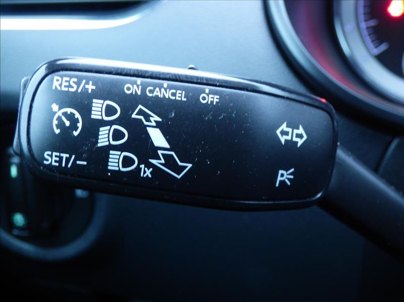 Škoda Octavia 2,0 TDI DSG,LED,Navigace  Ambi - fotka 30 z 55
