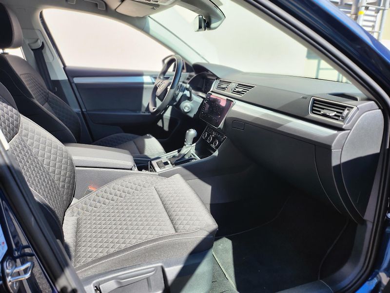 Škoda Superb Ambition 2.0 TDI 110 kW DSG Co - fotka 8 z 25