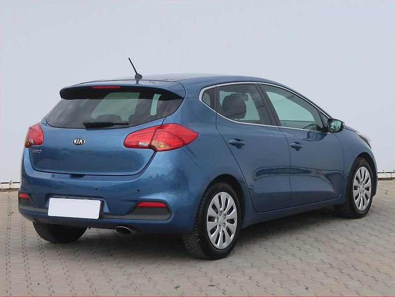Kia Ceed (2014) Gold 1.4 CVVT, Serv.kniha - fotka 5 z 14