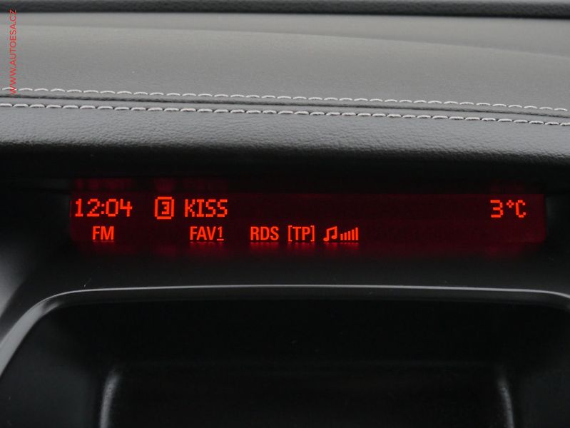 Opel Cascada (2013) 1.4i, AC, výhřev sed - fotka 17 z 21