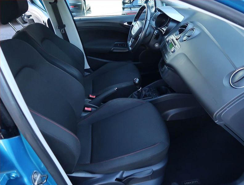 Seat Ibiza (2013) 1.2 TSI, Tempomat - fotka 9 z 17