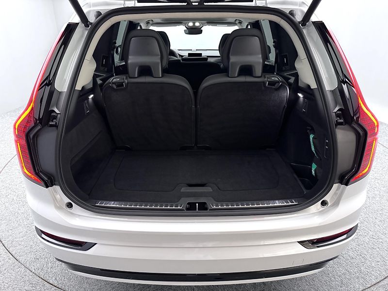 Volvo XC90 (2026) B5 AWD AUT DARK ULTRA 7-míst - fotka 16 z 29
