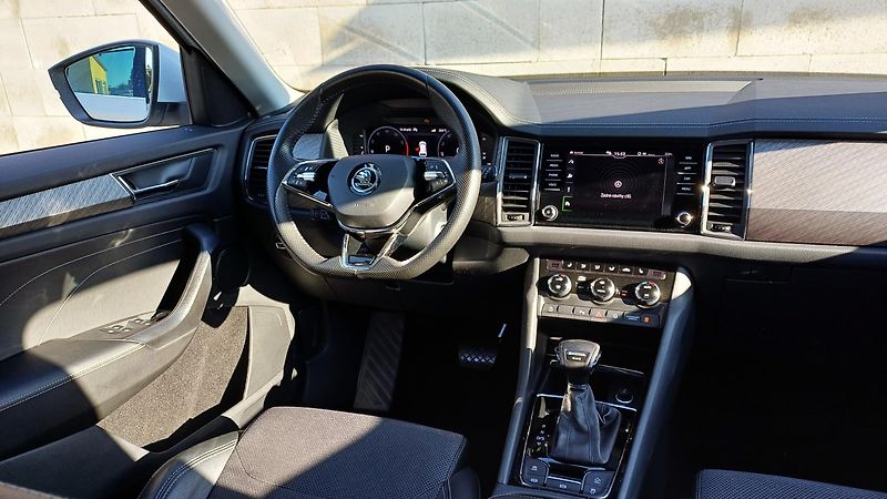 Škoda Kodiaq 2.0 TSI 140kW 4x4 7 míst - ČR - fotka 14 z 26