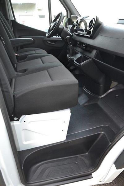 Mercedes-Benz Sprinter 317 XL výbava 22.000 km  - fotka 23 z 33