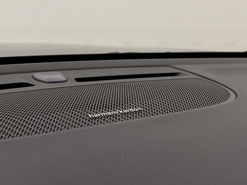Volvo XC40 B3 DARK PLUS AUT CZ - fotka 30 z 56