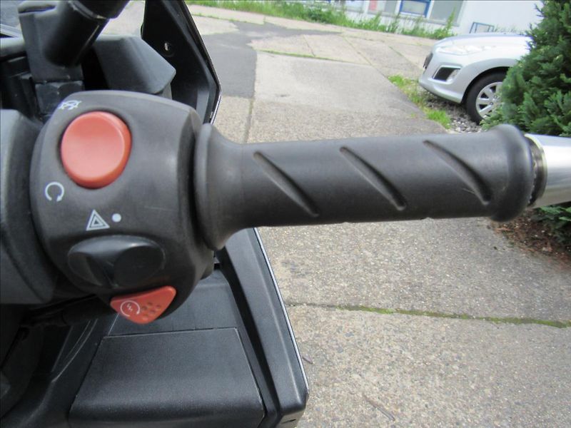 Peugeot Satelis 500 27kW Plexi štít - fotka 12 z 17