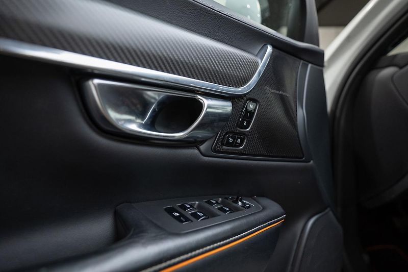 Volvo V90 Cross Country 2.0 140 kW - fotka 24 z 39