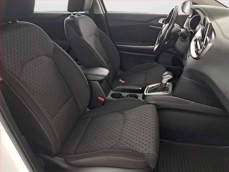Kia Ceed (2021) 1.5 T-GDI, Automat, Serv.kniha - fotka 9 z 18