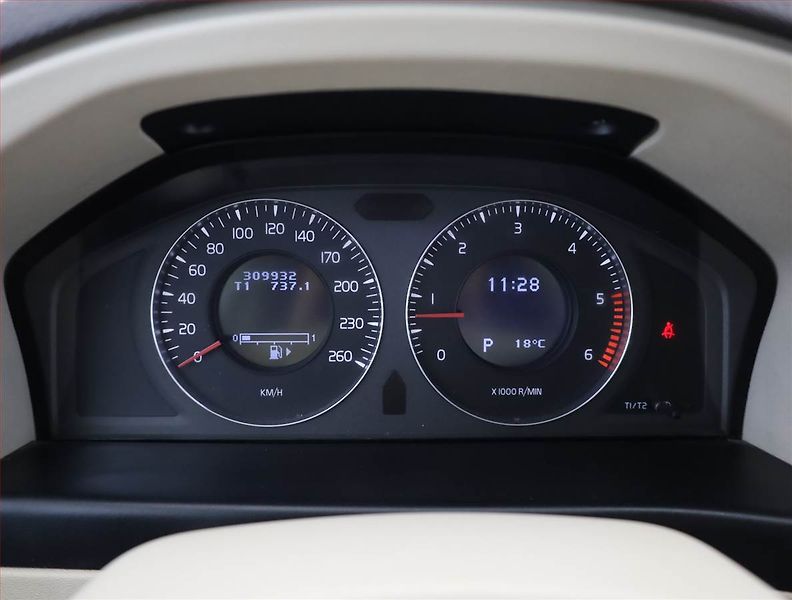 Volvo S80 (2007) 2.4 D5, 4X4, Automat, po STK - fotka 9 z 15