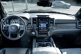 Dodge RAM (2023) 1500 5.7 HEMI V8 LIMITED/NIGHT - náhled 17