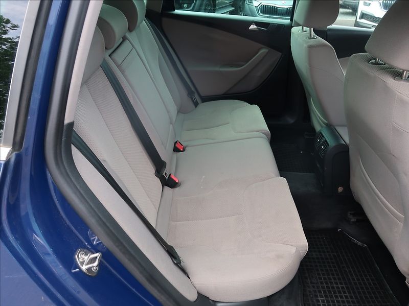 Volkswagen Passat 2,0 TDi,103kW,Tempomat,tažné - fotka 18 z 22
