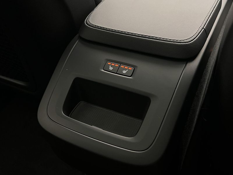 Volvo XC90 B5 AWD BRIGHT PLUS REZERVACE - fotka 22 z 50