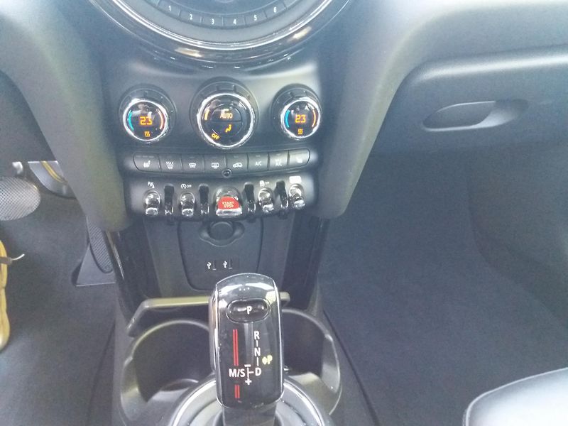 Mini Cooper S 2.0i,141kW,1.MAJ-ČR!17.Tis-km! - fotka 19 z 29