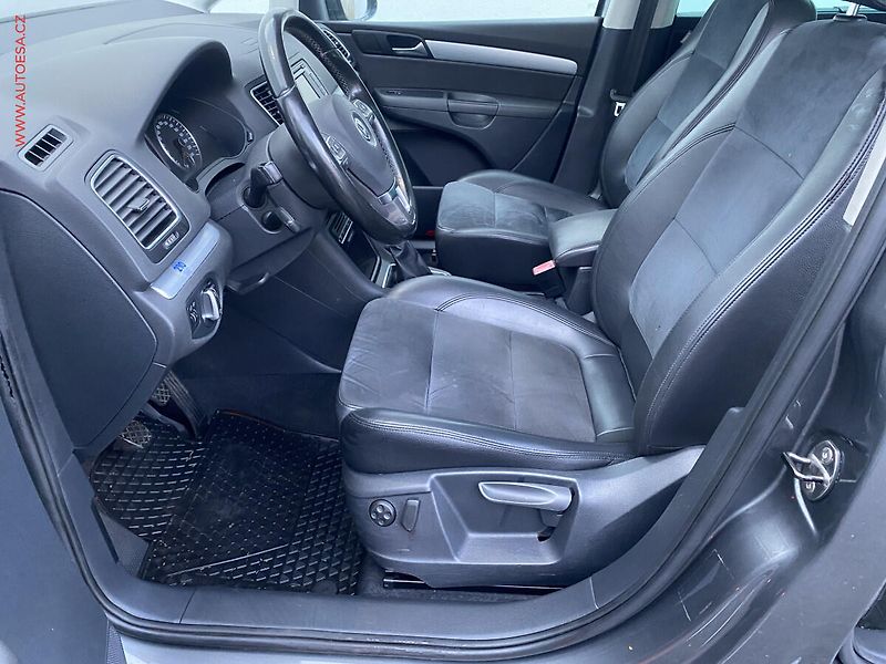 Volkswagen Sharan (2011) 2.0 TDi, Highline, navi - fotka 10 z 20