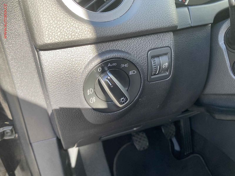 Volkswagen Tiguan (2012) 2.0 TDi, Bixen, TZ, navi - fotka 15 z 18
