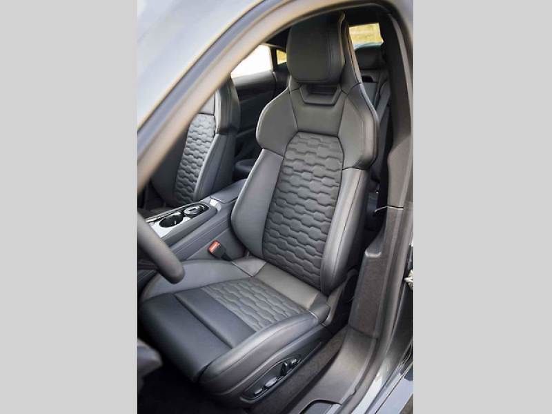 Jízdní vlastnosti nového elektromobilu Audi jsou skvělé