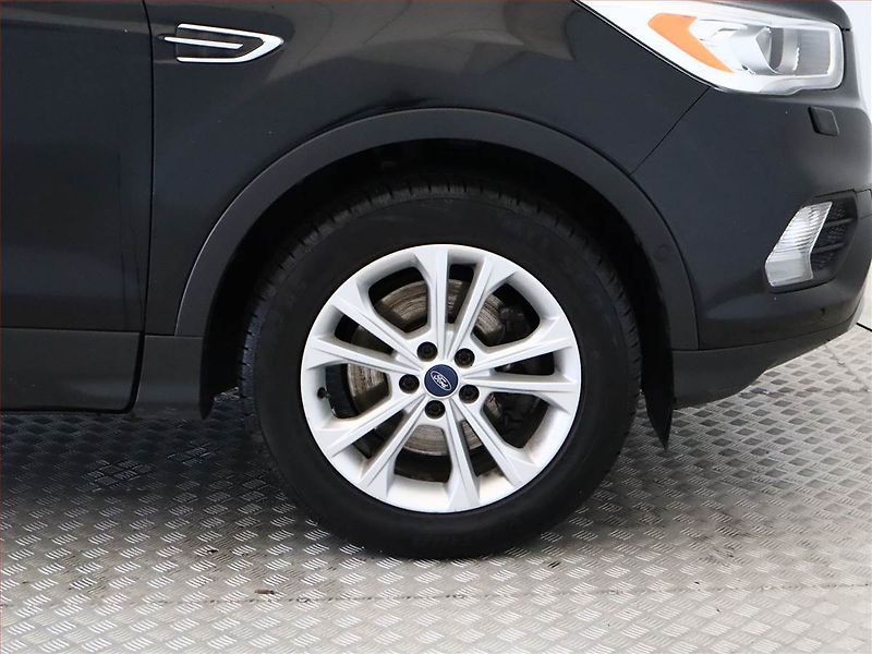 Ford Kuga (2017) 2.0 TDCi, Kůže, Navi, Tempomat - fotka 12 z 15