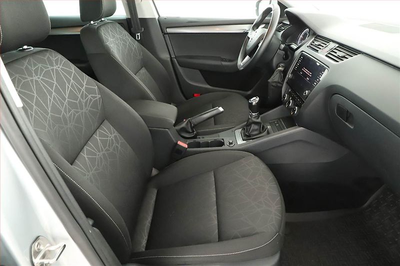 Škoda Octavia (2017) 2.0 TDI, Navi, Tempomat - fotka 7 z 20