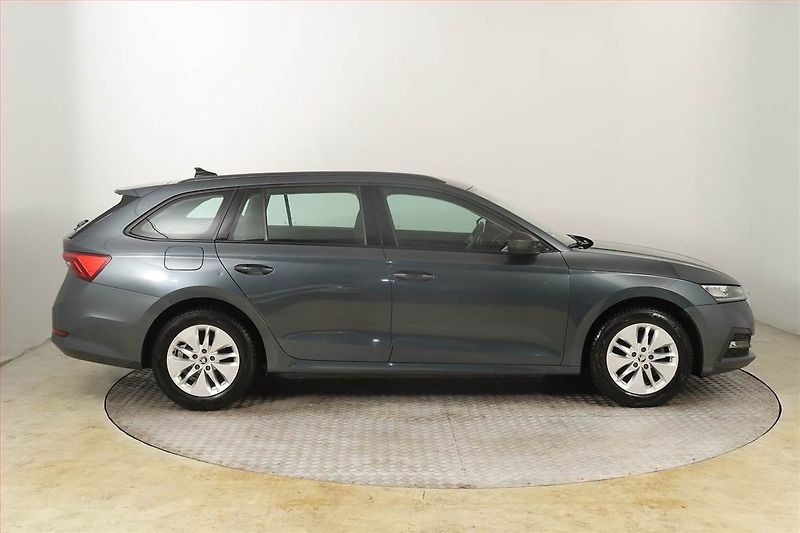 Škoda Octavia (2021) 1.5 TSI, Serv.kniha, Tempomat - fotka 6 z 19
