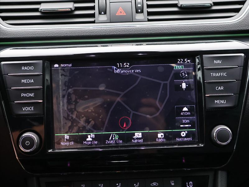 Škoda Superb 2.0 TSI 206kW DSG CZ L&K - fotka 24 z 37