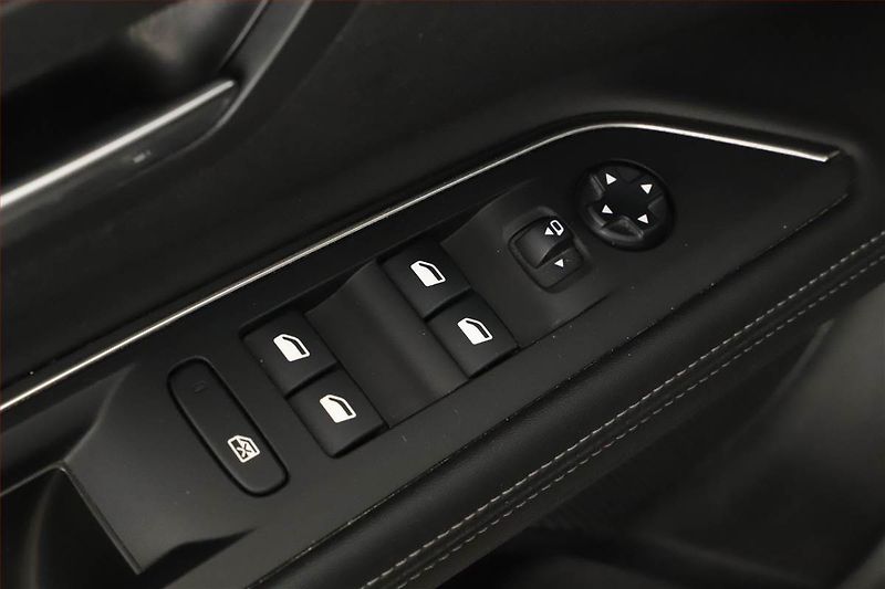 Peugeot 5008 (2020) 1.5 BlueHDi, 7 míst, Kůže - fotka 15 z 16
