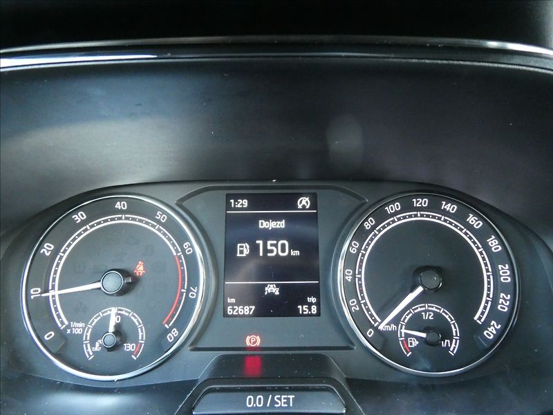 Škoda Fabia 1,0 TSi 70kW závěs,tempomat - fotka 34 z 38