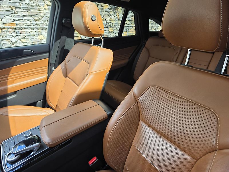 Mercedes-Benz GLE 350CDI 4-MATIC AMG  - fotka 15 z 18