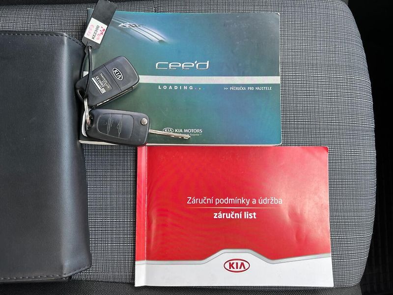 Kia Ceed (2012) 1.4CVVT ČR+1.majitel!! Tažné! - fotka 19 z 19