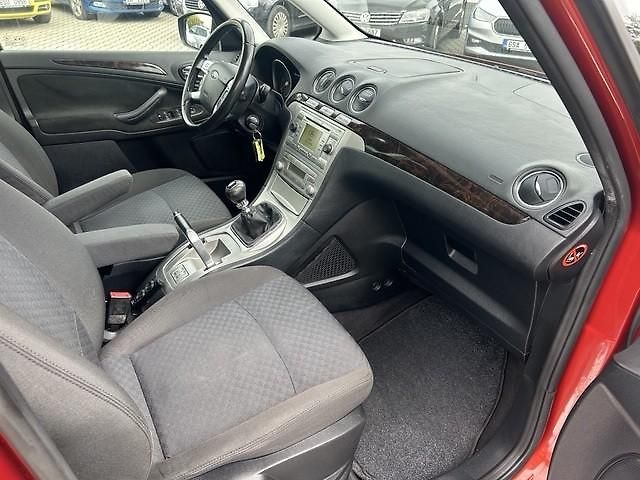 Ford Galaxy 2,0TDCi Ghia 7míst - fotka 48 z 54