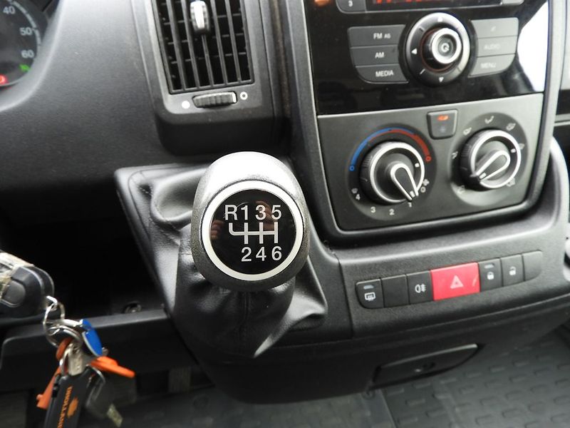 Citroën Jumper 2.2HDi 110kW MAXI BOX,ČELO,1.M - fotka 28 z 40