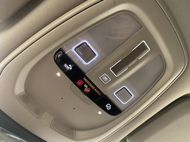 Volvo V90 T8 AWD RECHARGE BRIGHT ULTRA - fotka 32 z 58