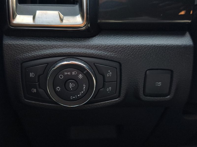 Ford Ranger (2022) STORMTRAK 2.0 EcoBlue 4x4 156k - fotka 17 z 30