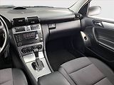 Mercedes-Benz Třídy C (2004) C 220 CDI , Automat - náhled 8
