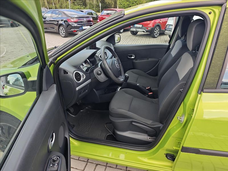Renault Clio 1,2 16V  Authentique - fotka 10 z 19