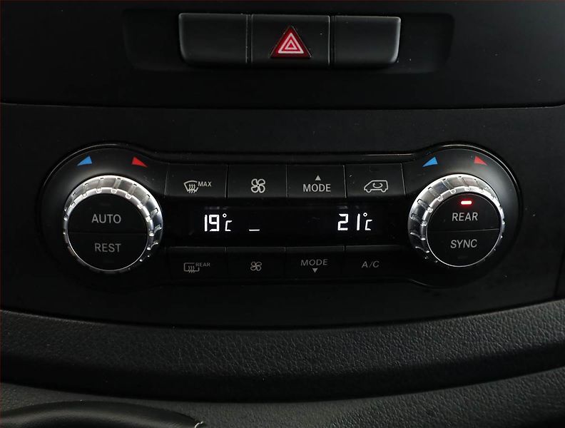 Mercedes-Benz Vito (2015) 111 CDI, Bus, 8Míst, ČR - fotka 12 z 18